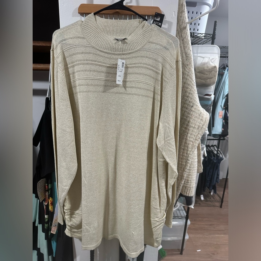 Avenue Gold Sparkle sweater Sz 22/24 NWT